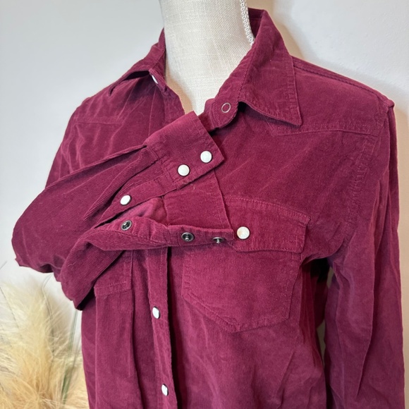 Button Up corduroy Burgundy top - Picture 2 of 4